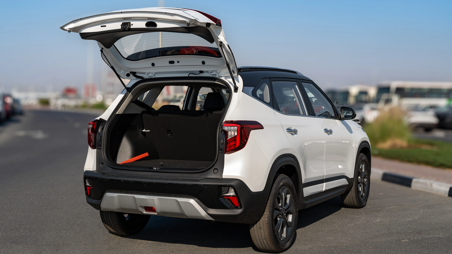 2026 | KIA SELTOS 1.5L IVT LUXURY EDITION + BLACK ROOF + ELECTRIC SEAT